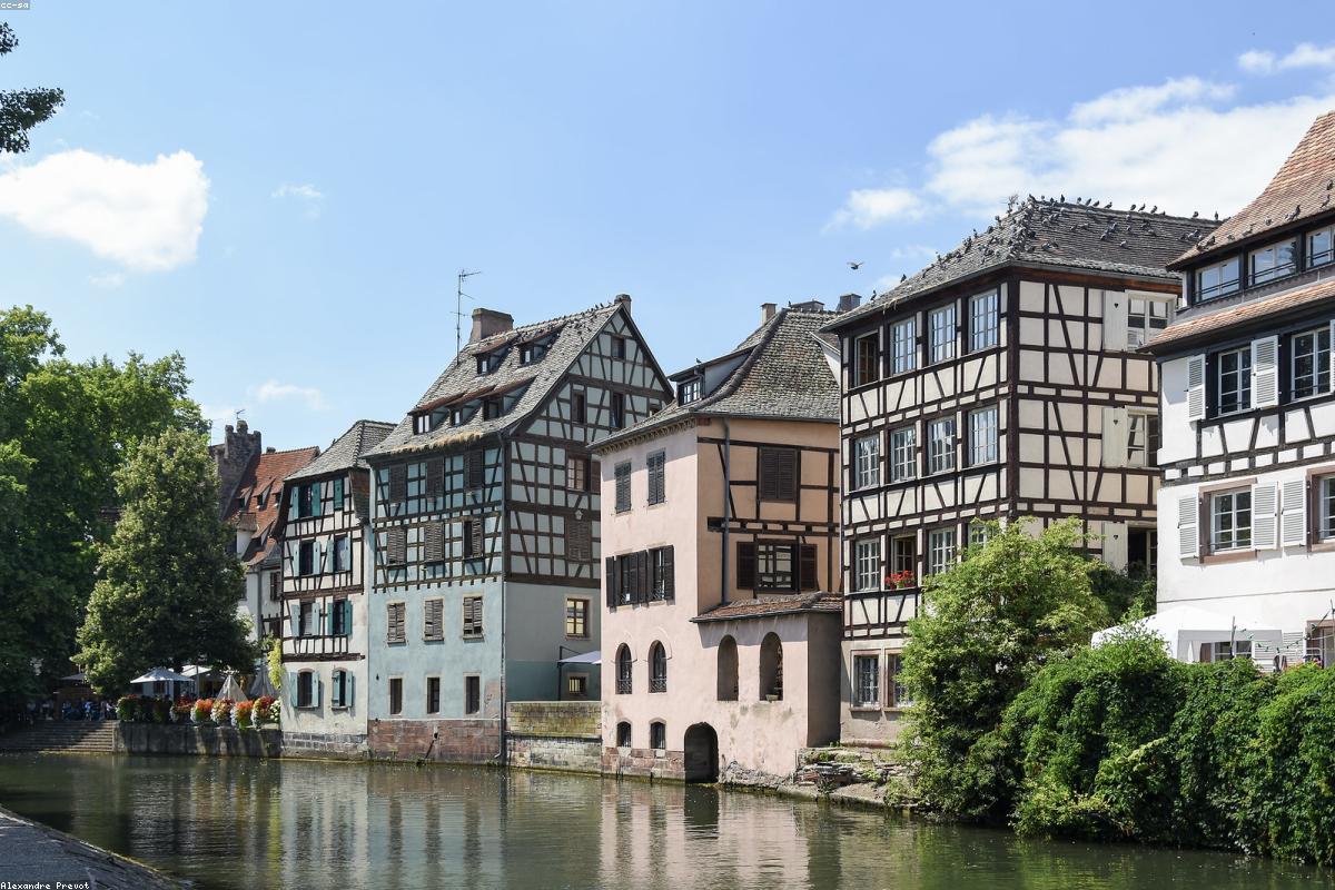 Chantier de gros œuvre d'une maison en parpaing en Gironde